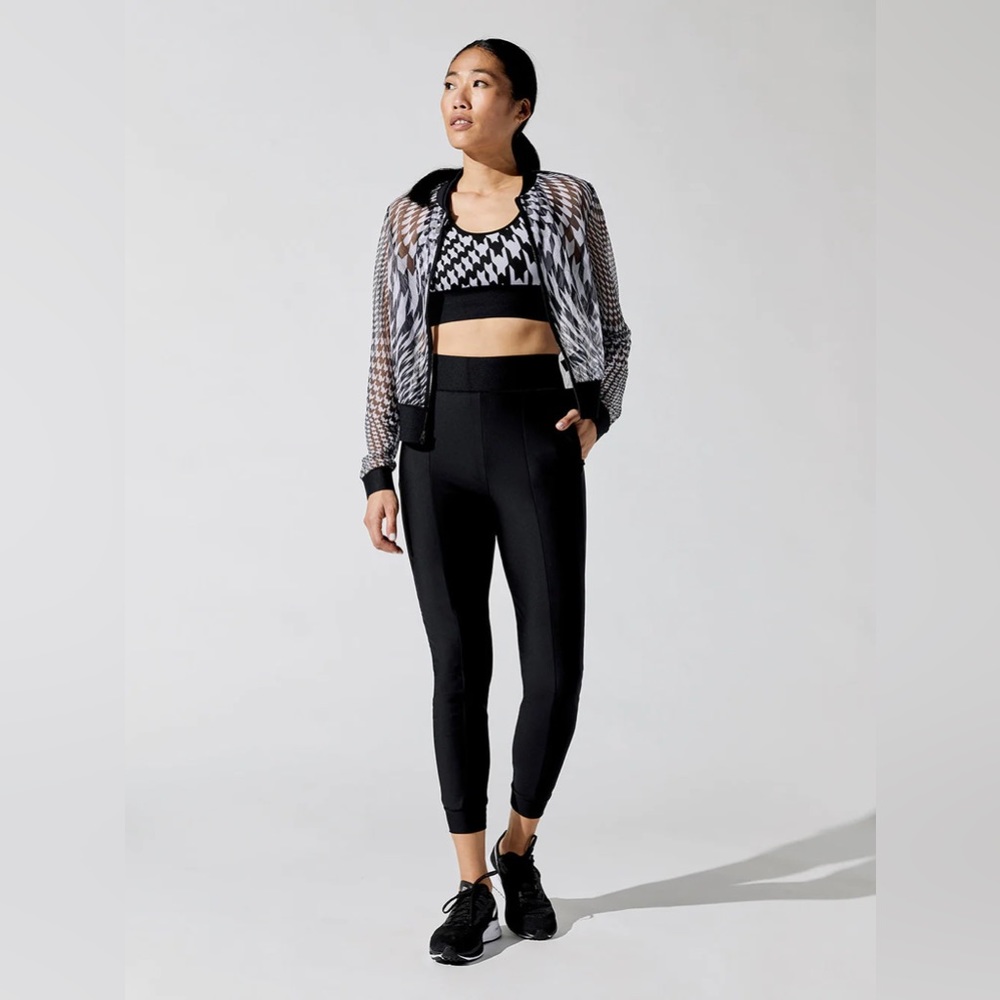 Ultracor Lux Ever Jogger - Size S - NWT